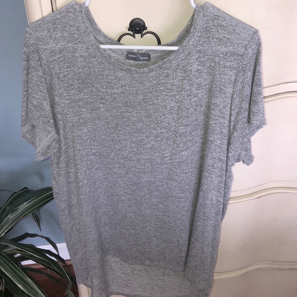 Gray tee